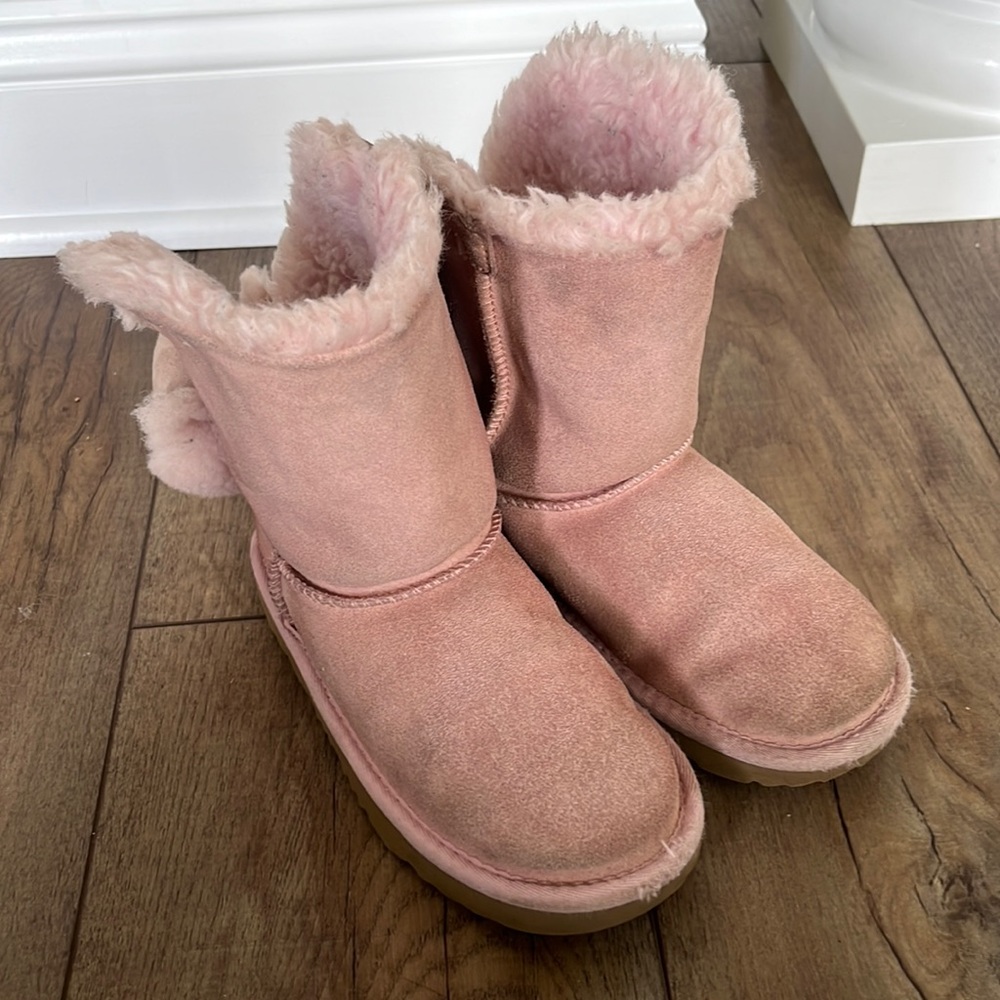 Light Pink Girls UGGs size 1